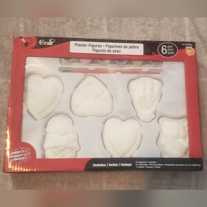 3 For 23$ BNIB Craft Plaster Figures Set